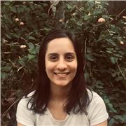 Profesora de historia que imparte clases a todas las edades